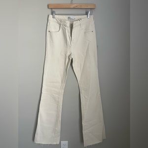 ZARA WIDE LEG CREAM JEANS. Size 6